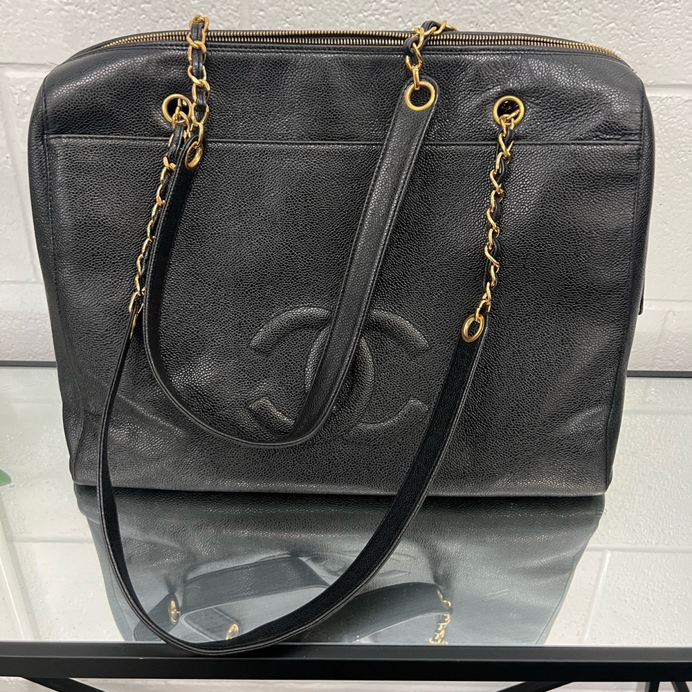 💎 ✨BEAUTIFUL✨💎 TRAVEL XL CAVIAR CHANEL TOTE ZIPPER TOP - Picture 13 of 15